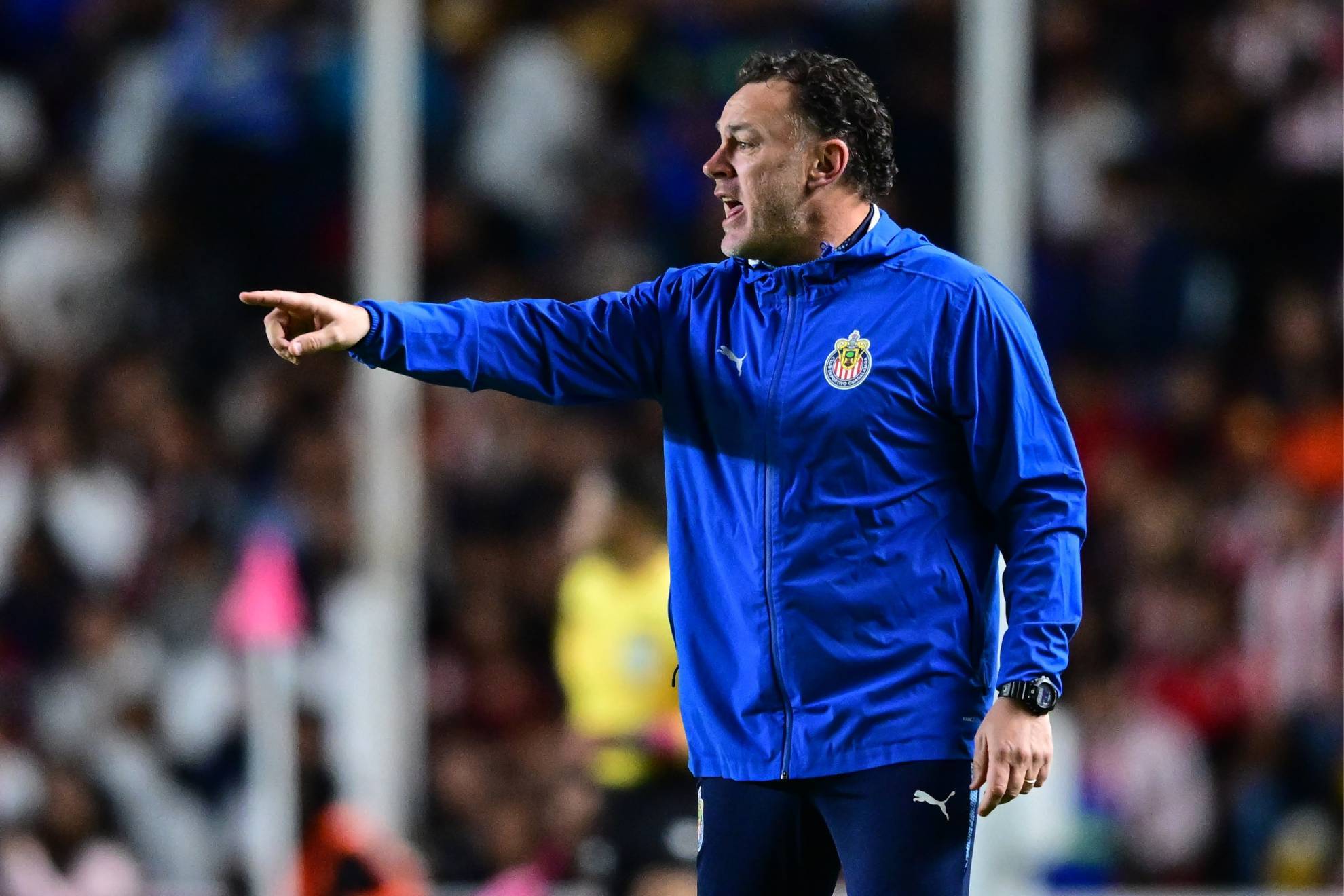 Gabriel Milito aclara la salida de la Hormiga Gonz�lez del Gallos vs Chivas.