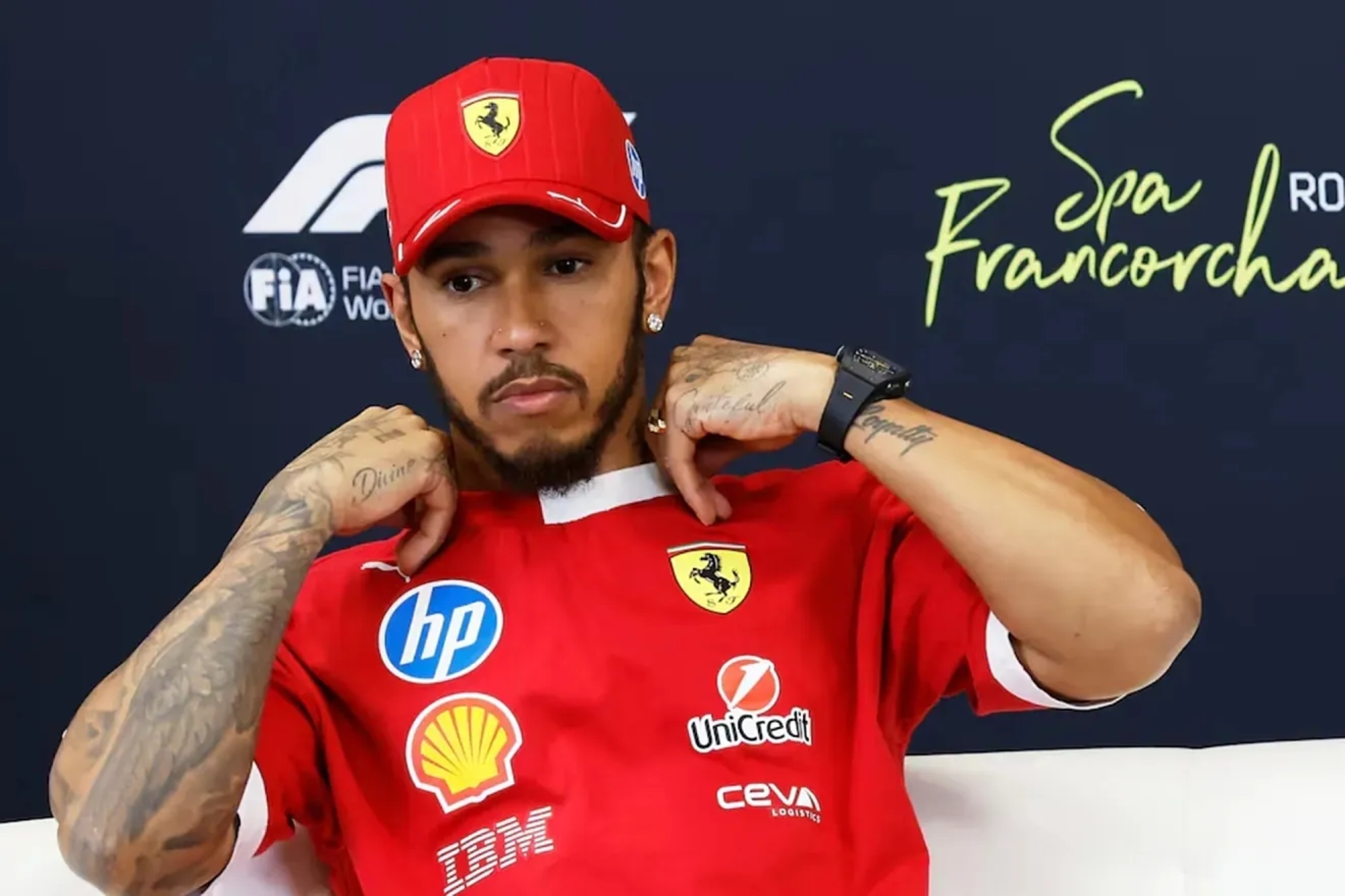 Lewis Hamilton, en una comparecencia con la prensa