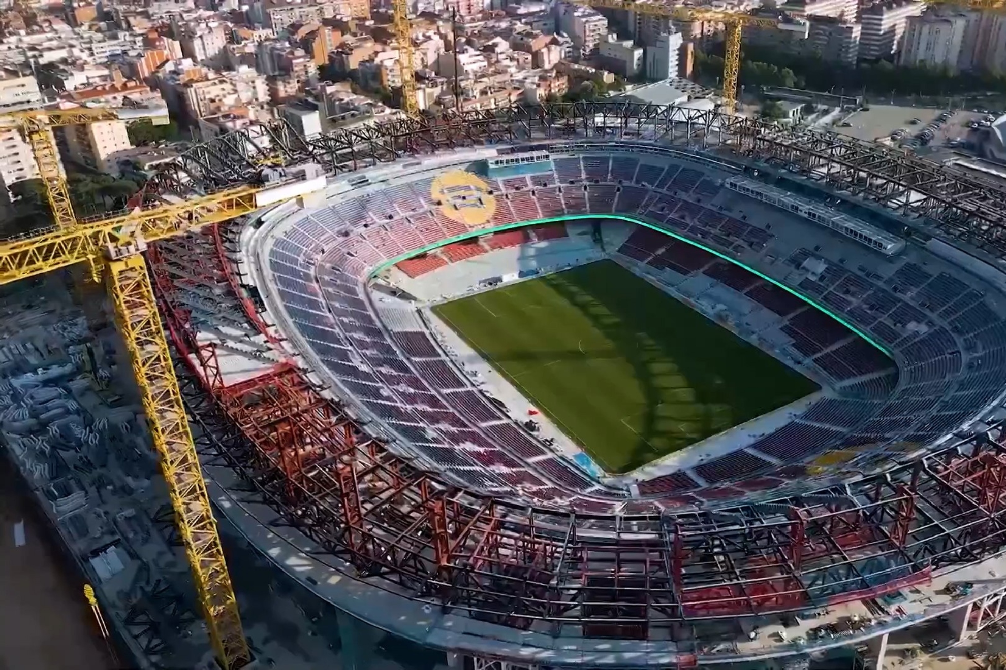 Protestan los trabajadores del Spotify Camp Nou: Trabajan doce horas diarias, siete d�as a la semana