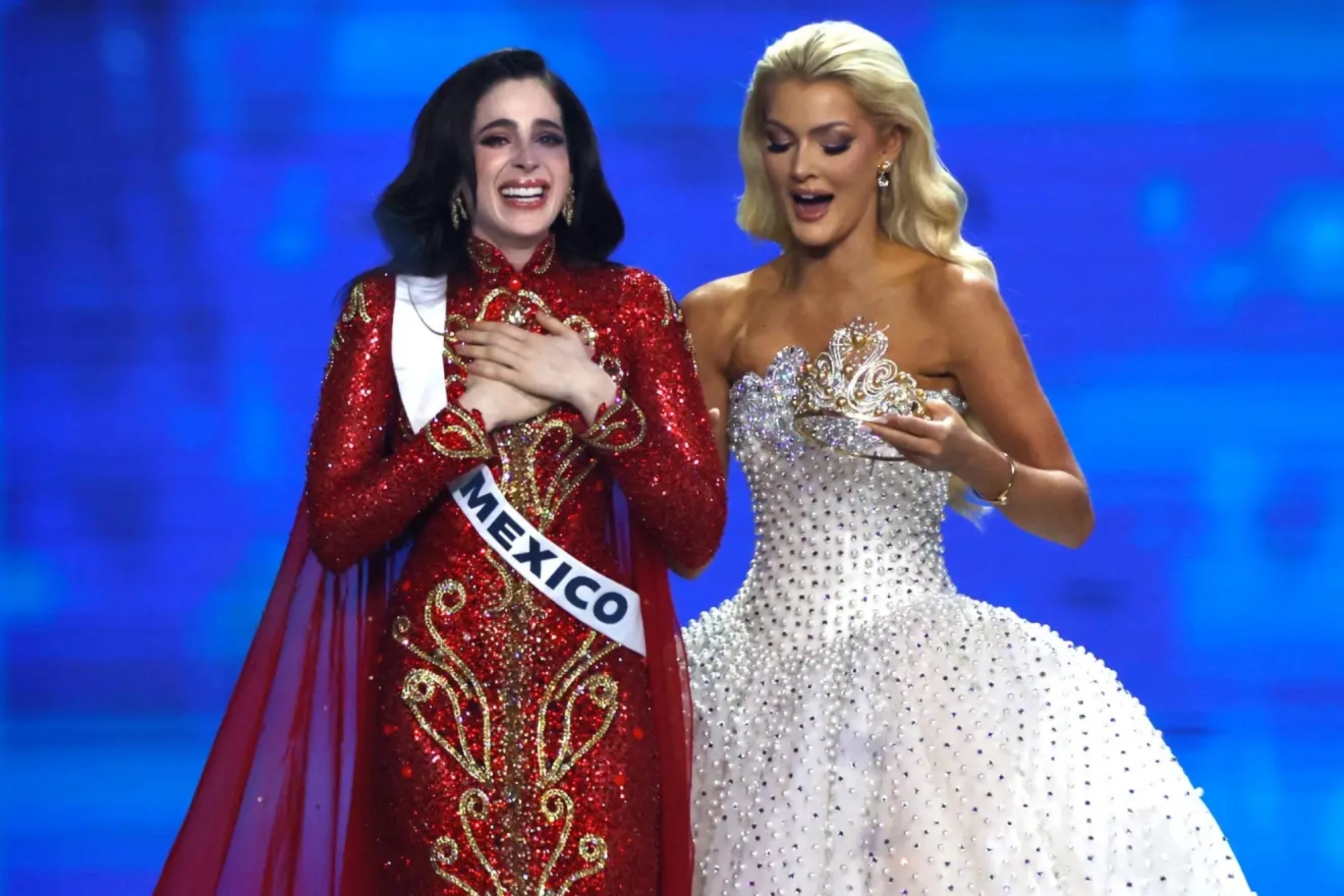 F�tima Bosch, en el momento de ser coronada