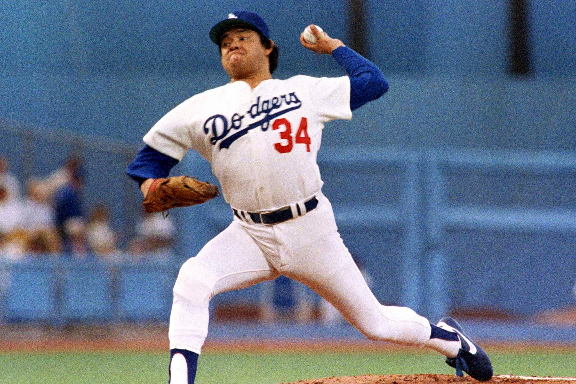 Fernando Valenzuela pitcheando