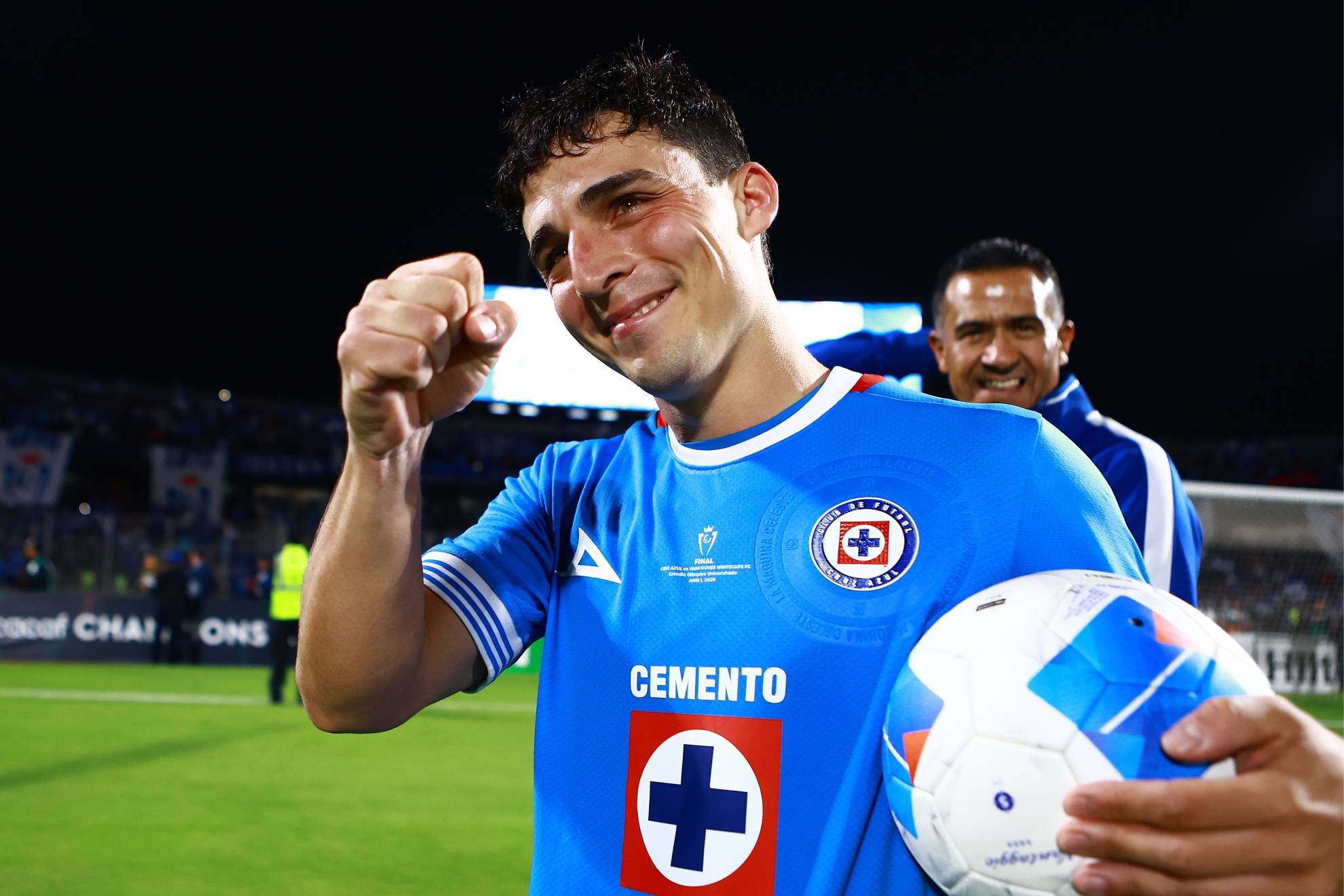 Faravelli reacciona a las flores que le tir� Filipe Luis previo al Flamengo vs Cruz Azul