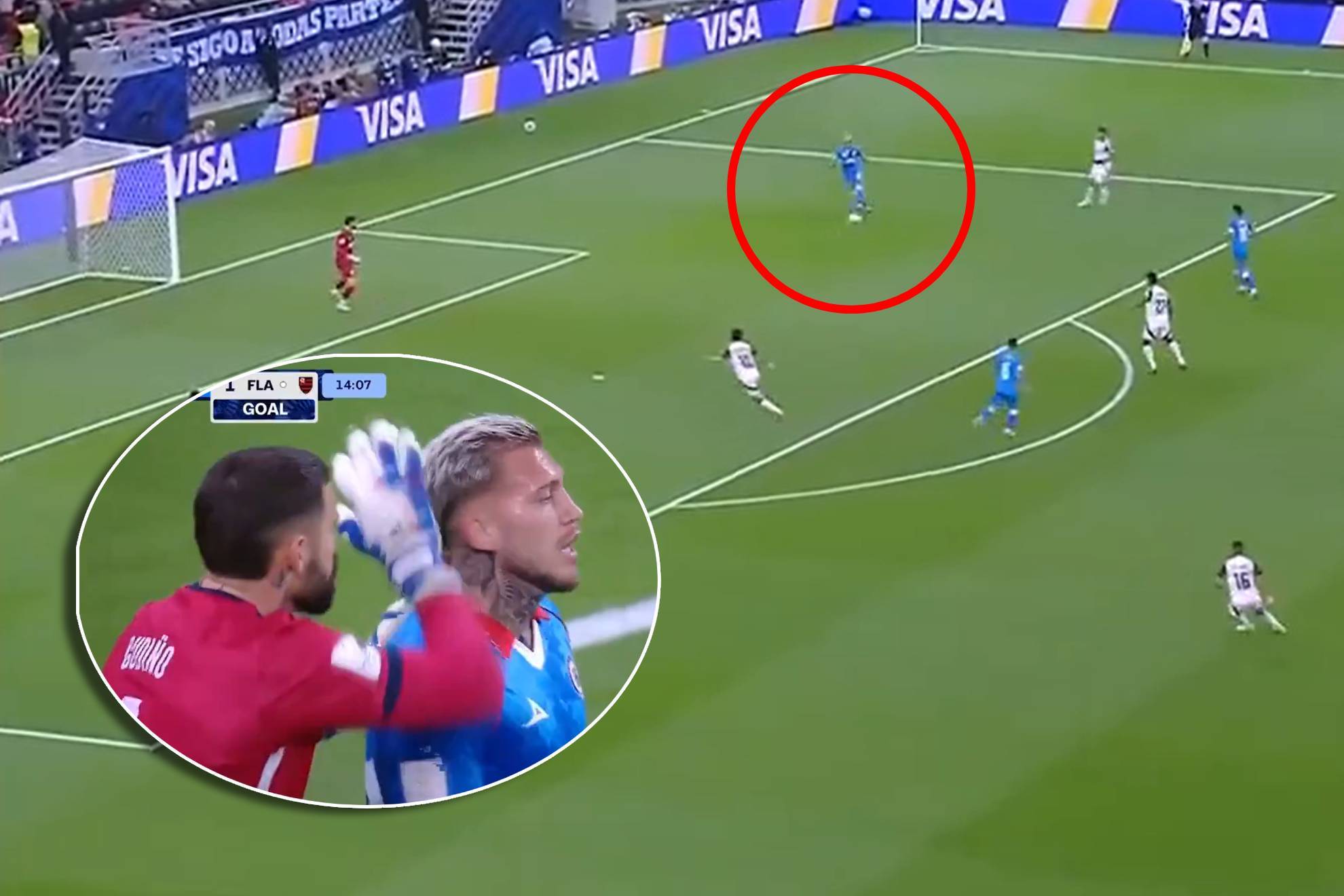 El argentino cruz� err�neamente su pase dentro del �rea de Cruz Azul