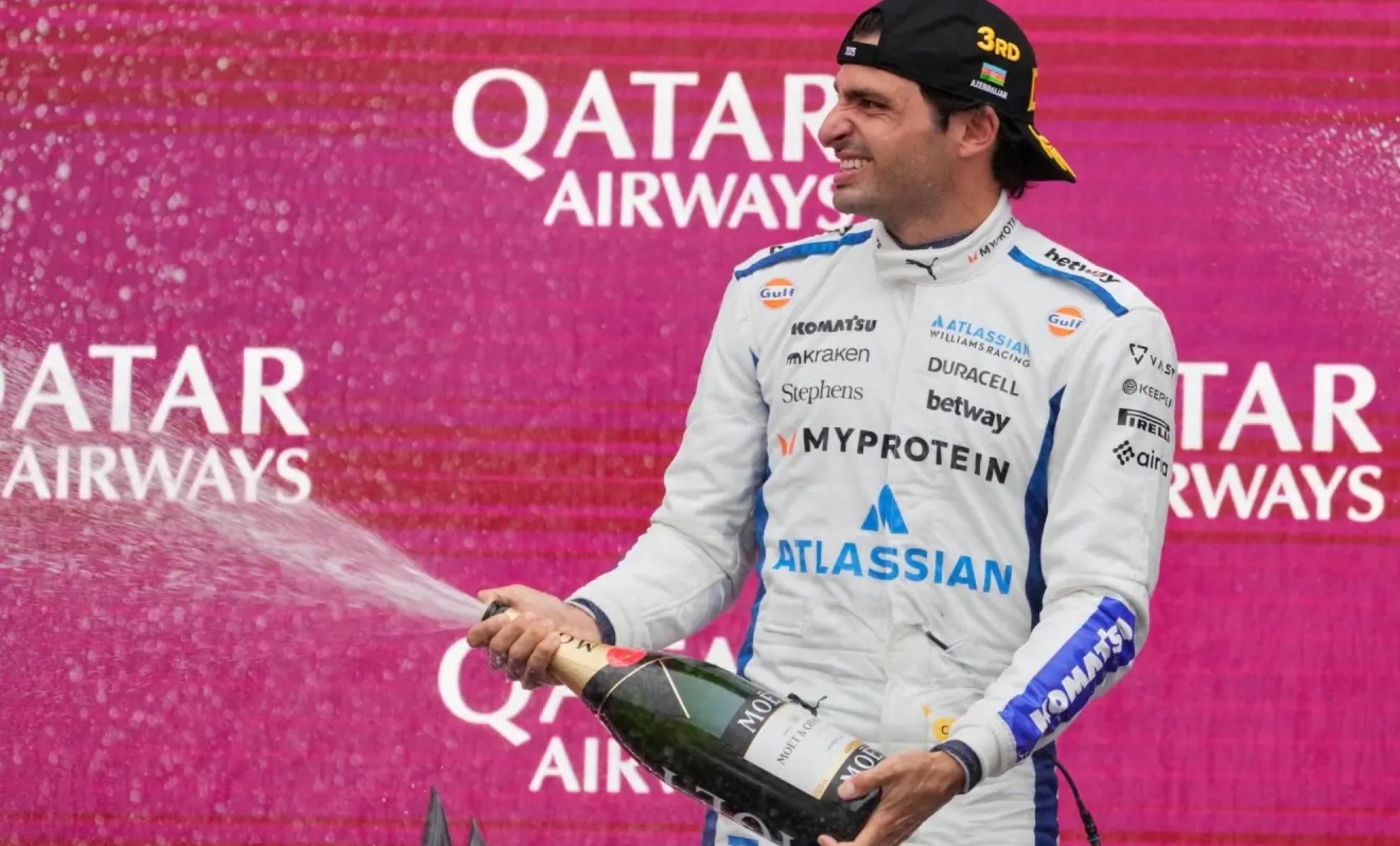 Carlos Sainz festeja su tercer puesto en Qatar