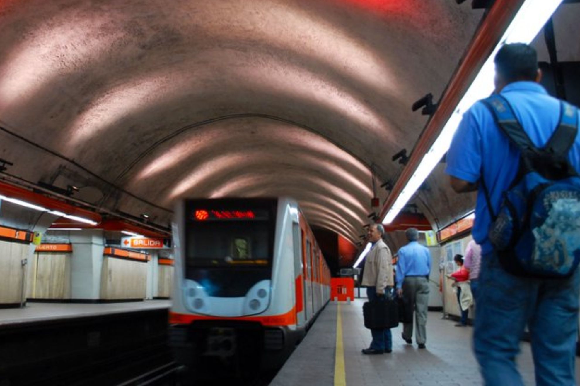 �Buenas noches, concluimos el servicio!, gracias por viajar en Metro.