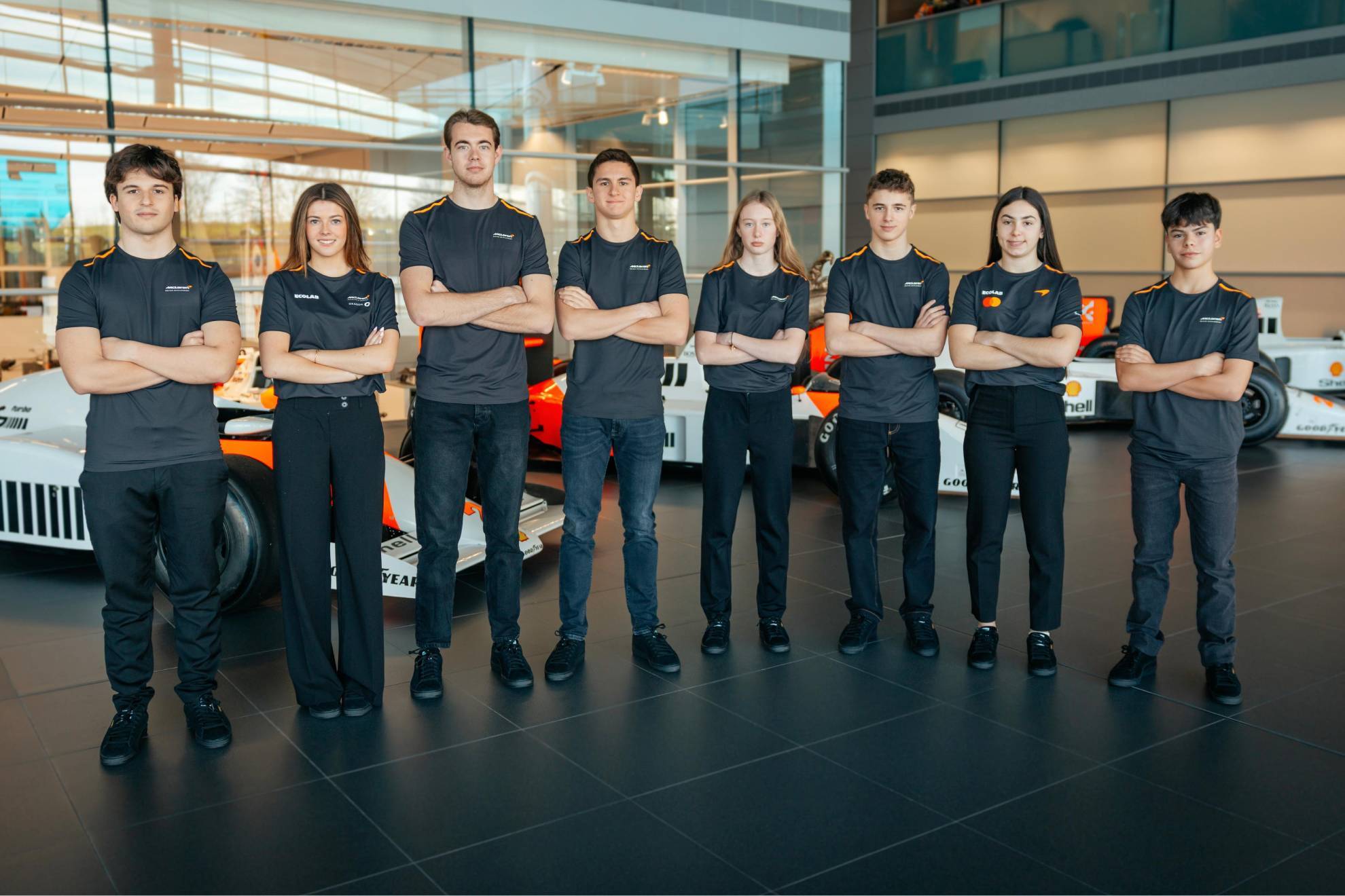 Pato O'Ward, el único ausente en la foto de pilotos del programa del Team Papaya