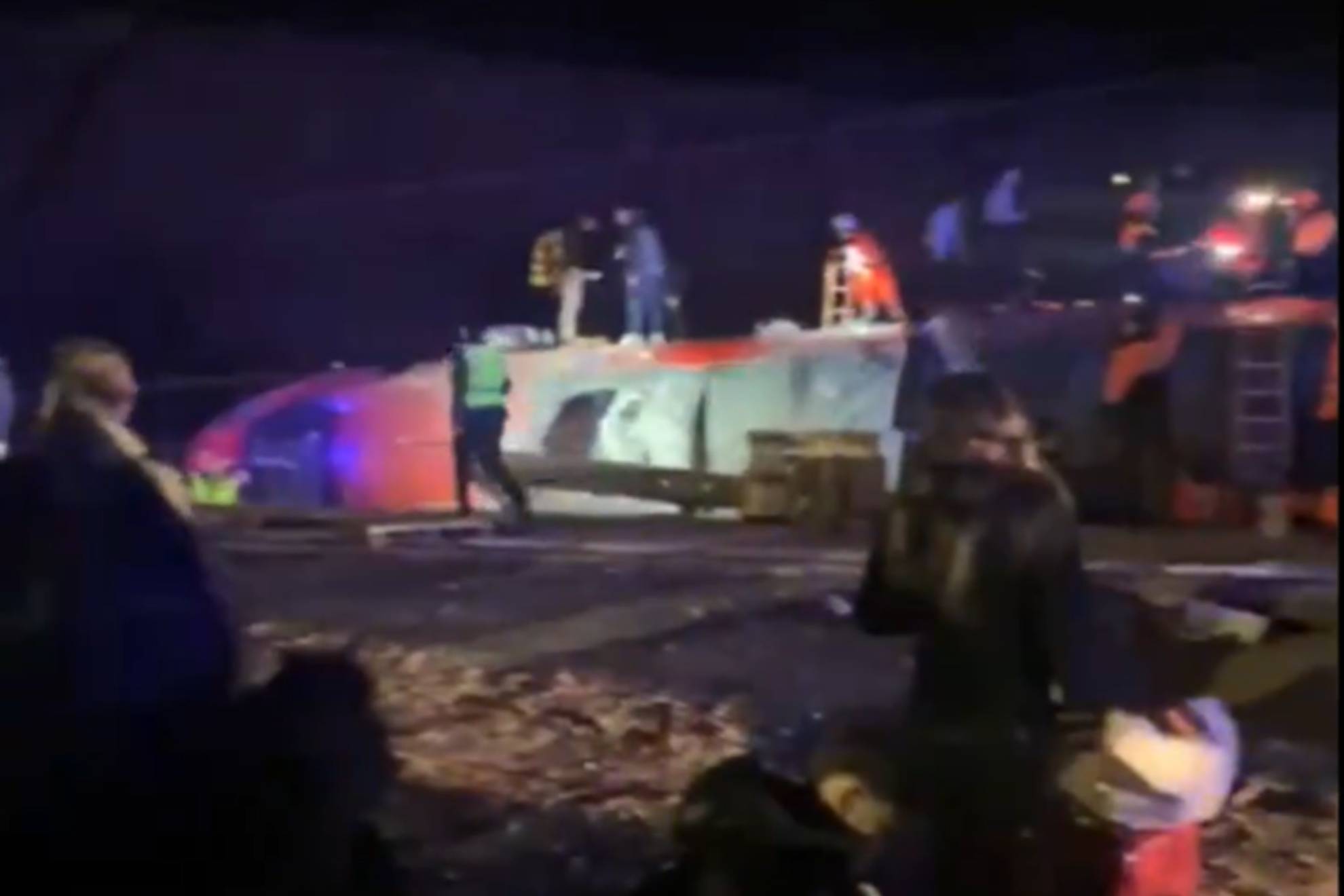 Trenes de Espa�a se descarrilan y hay 21 muertos, por ahora