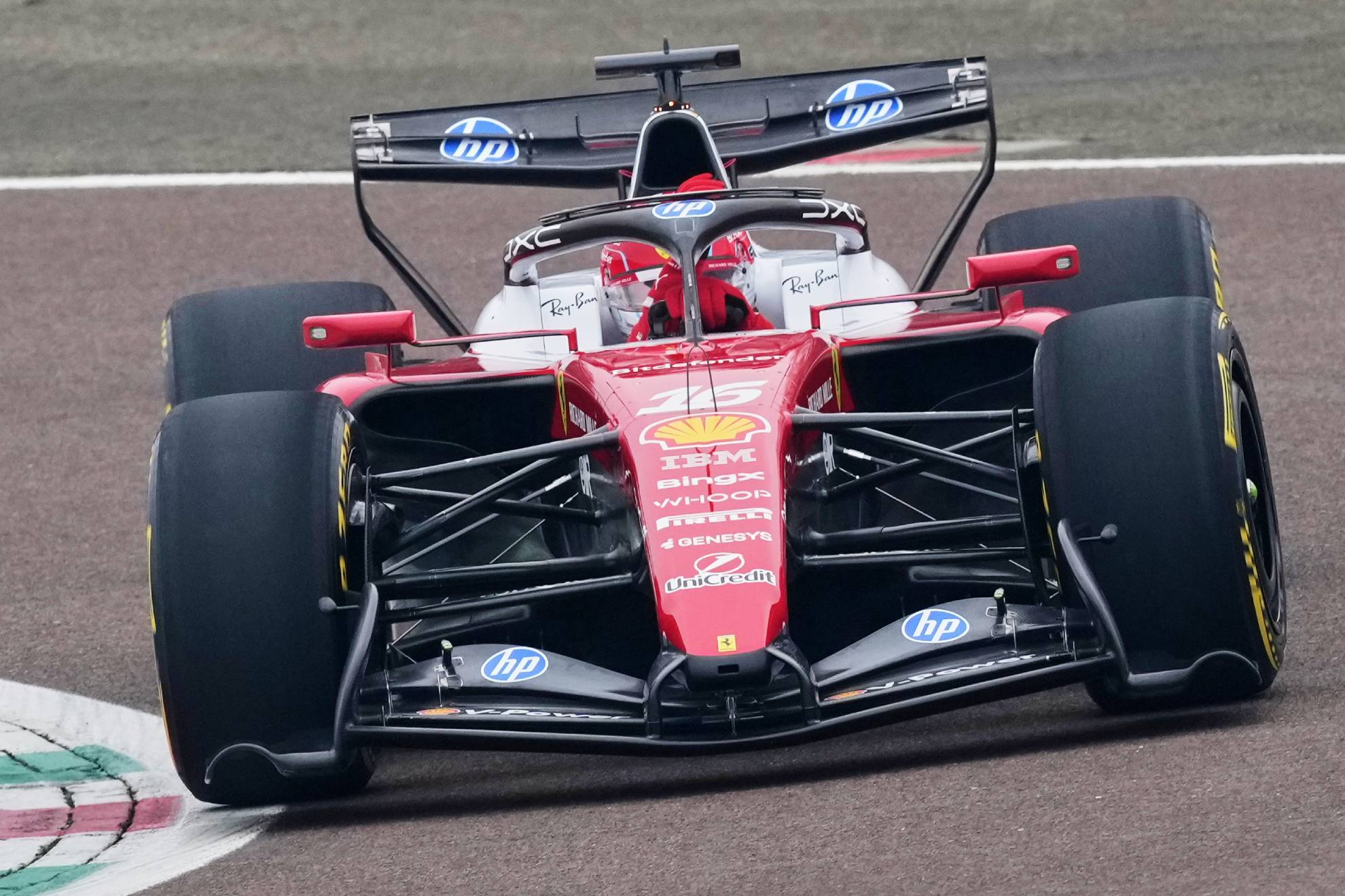 La Ferrari caus� conmoci�n al pararse en plena recta de Fiorano