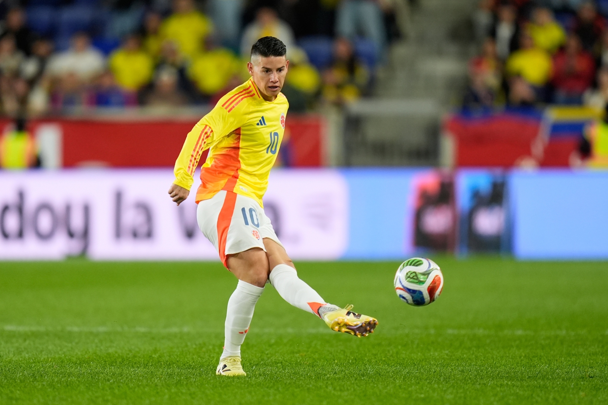 James Rodr�guez, durante un partido con Colombia.