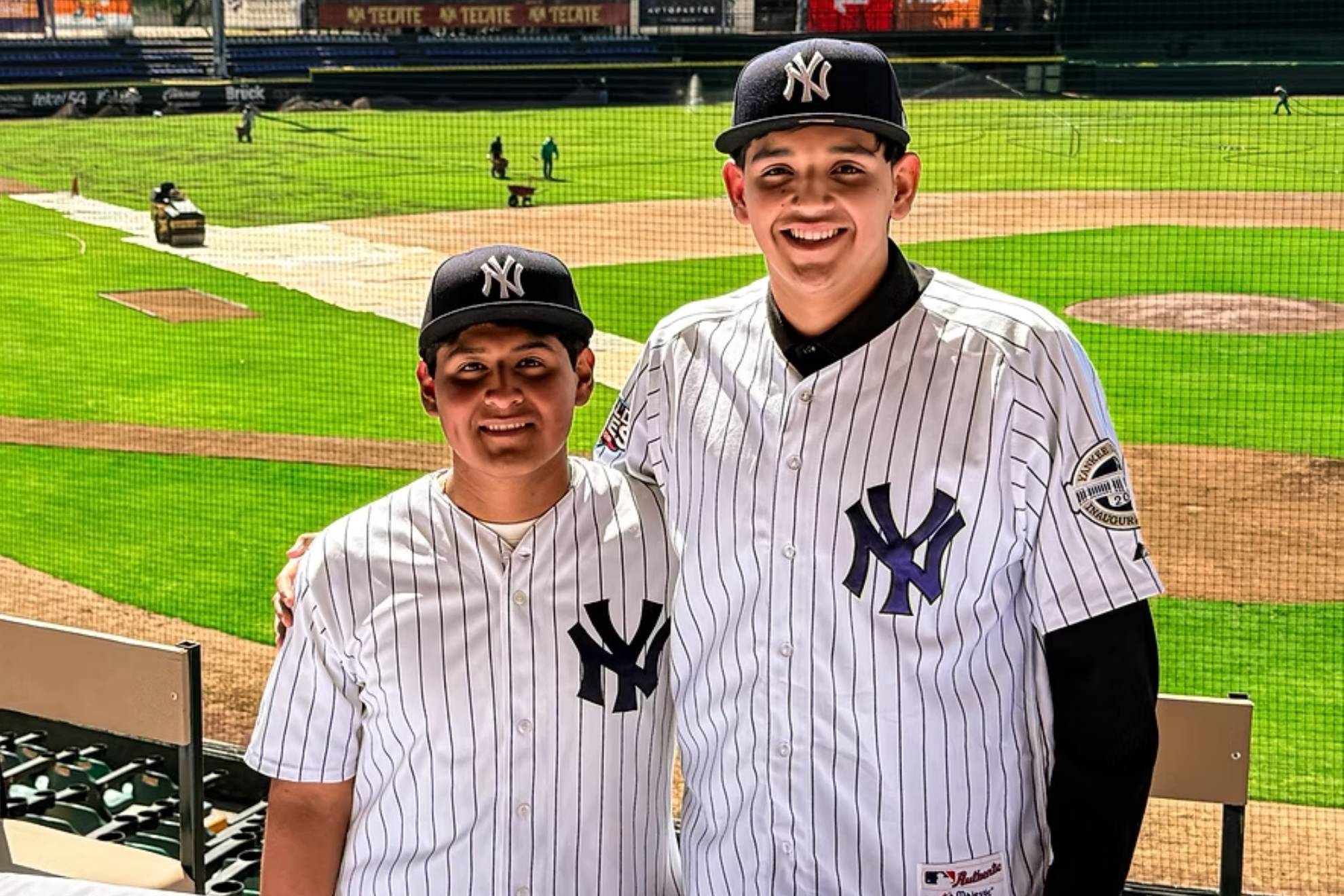 Mexicanos C�sar Vivanco y H�ctor Cacho son firmados por New York Yankees desde Pericos de Puebla