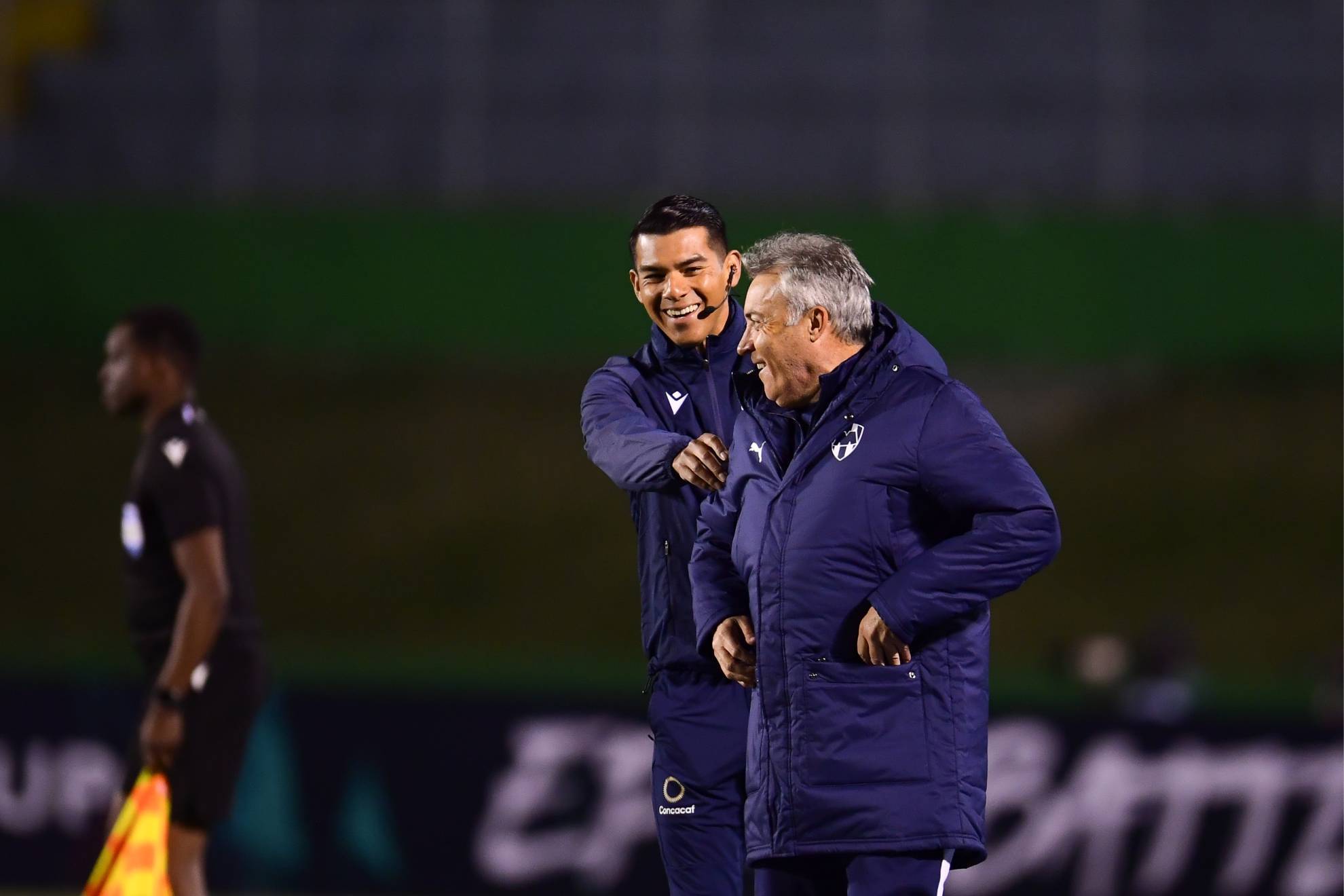 Claudia Garc�a llama "llor�n" a Domenec Torrent tras empate de Rayados ante Xelaj�