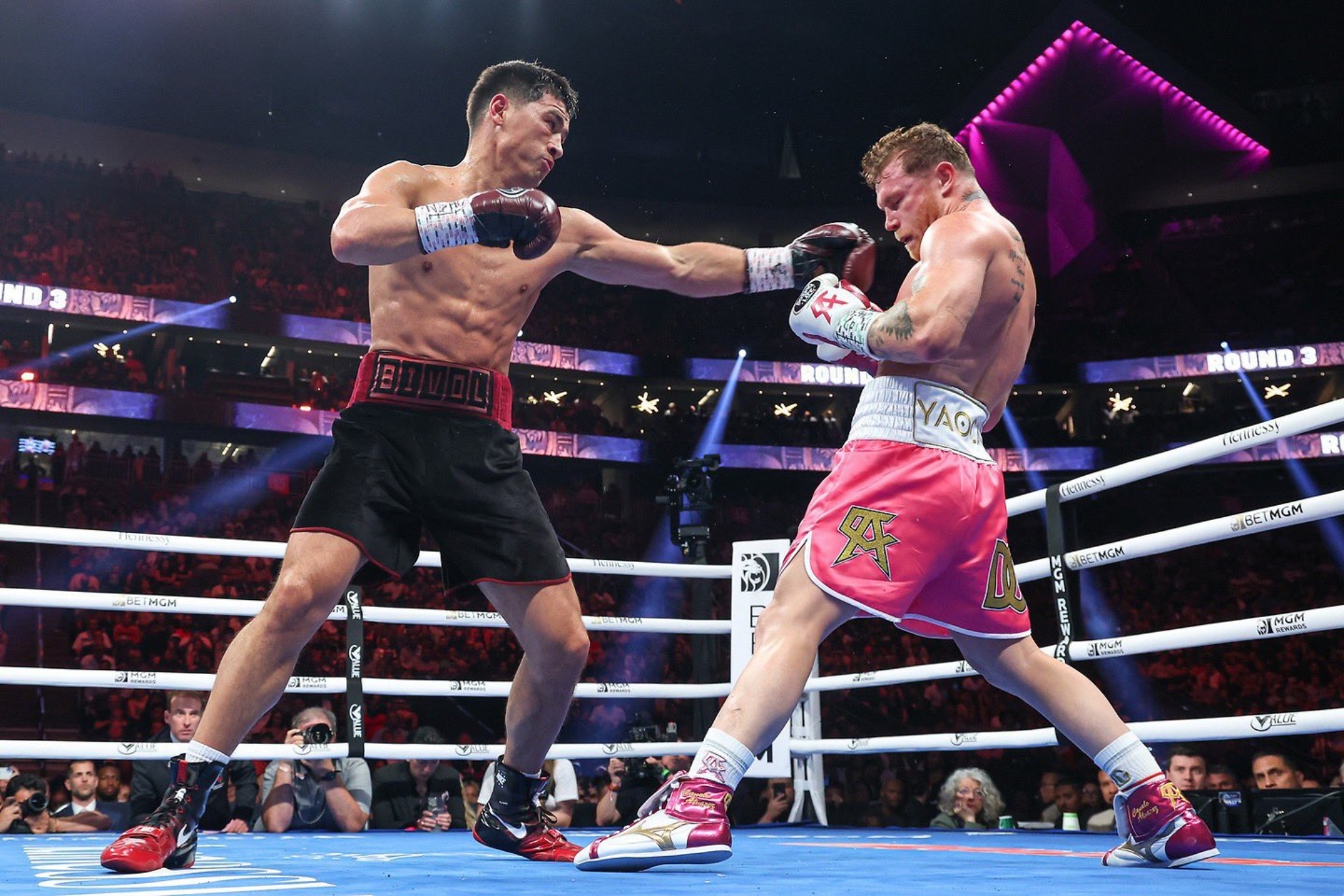 Bivol vs Canelo �lvafrez