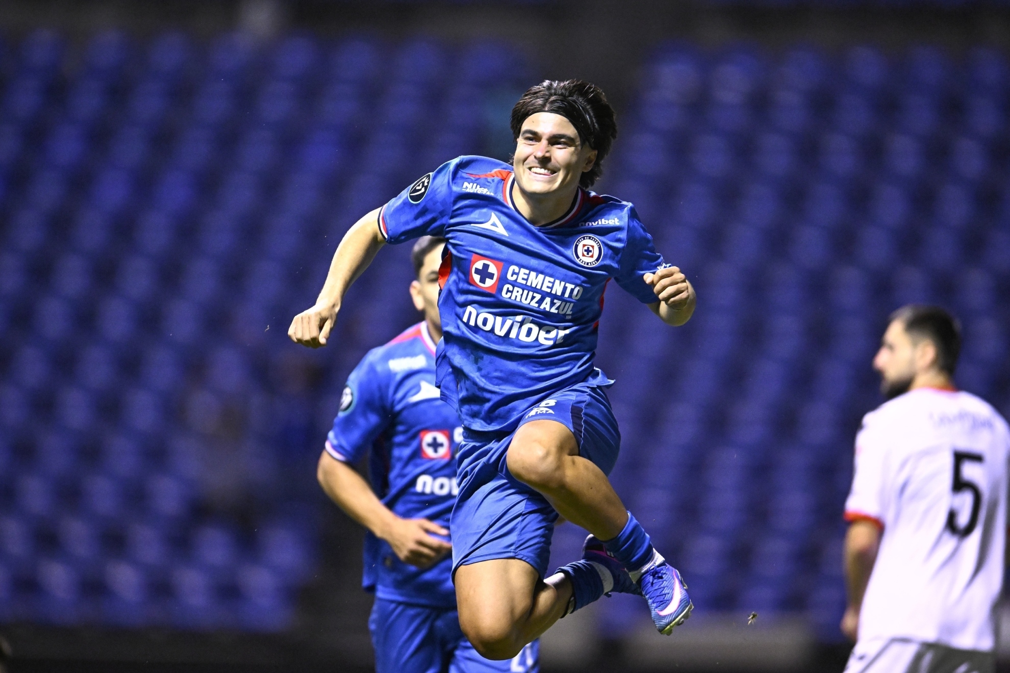 Luka Romero celebra uno de sus tres goles ante el Vancouver.