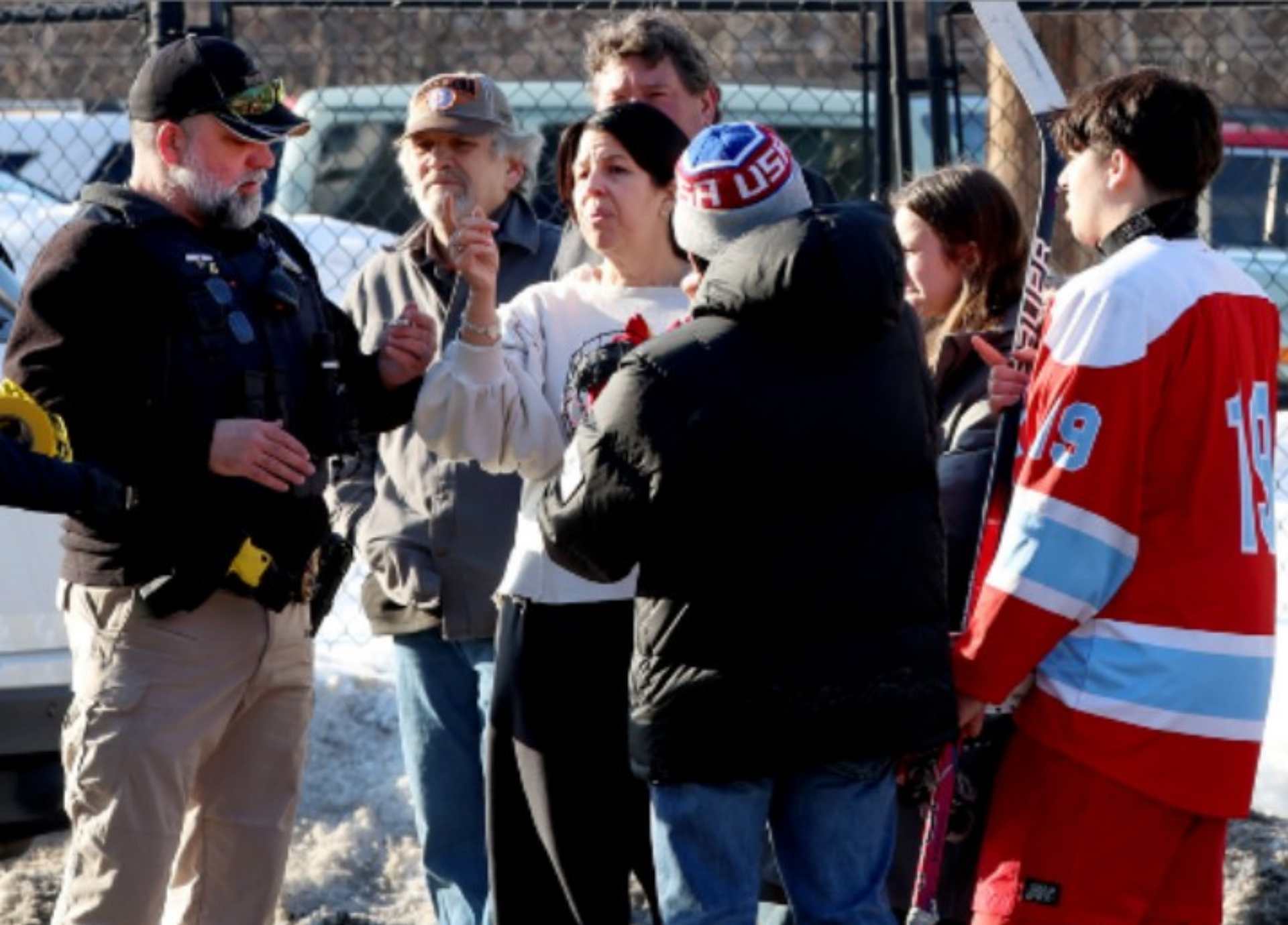 Tiroteo en juego de hockey deja tres muertos