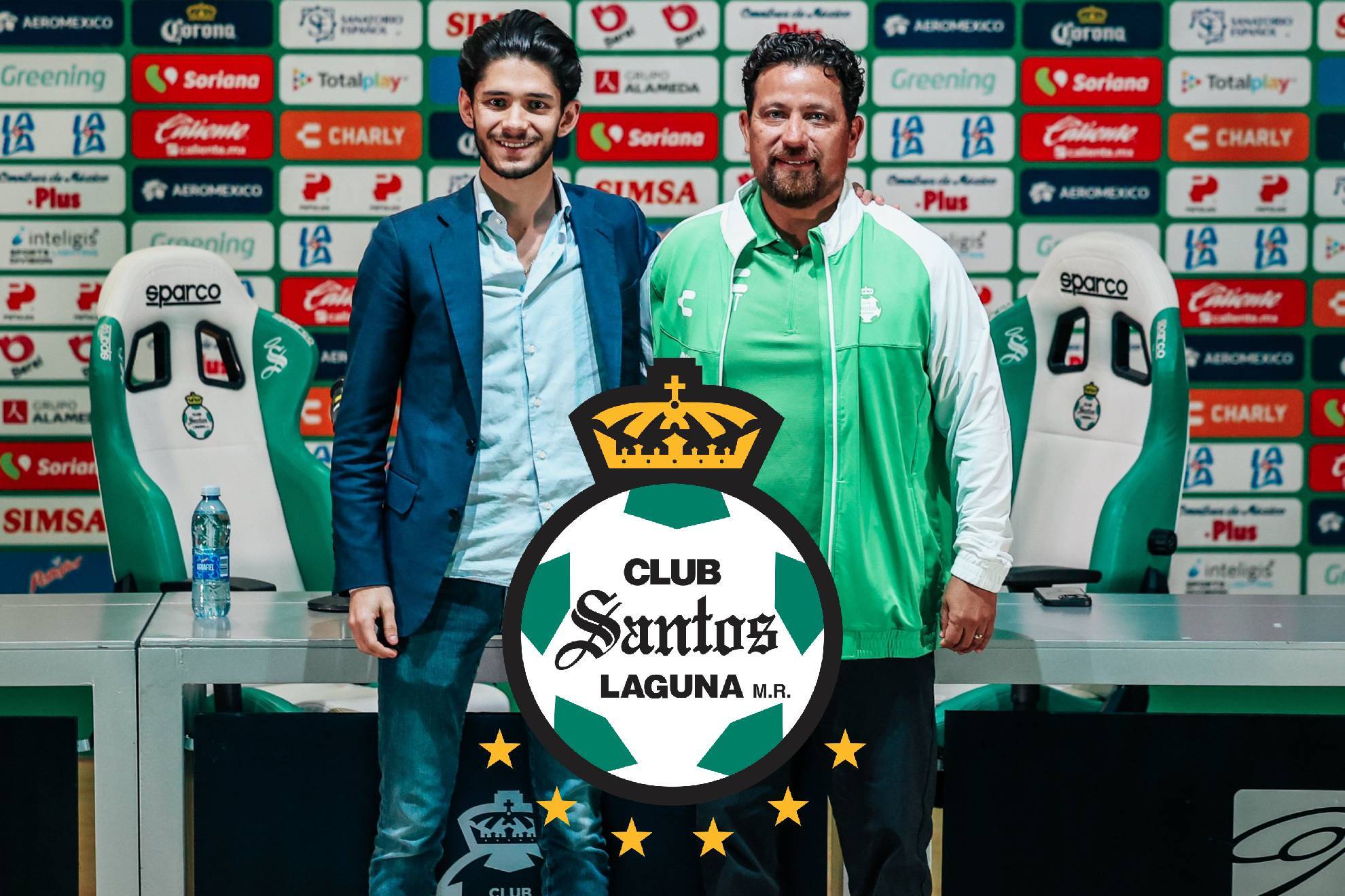 Aleco Irarragorri presenta a Omar Tapia como el nuevo t�cnico de Santos Laguna.