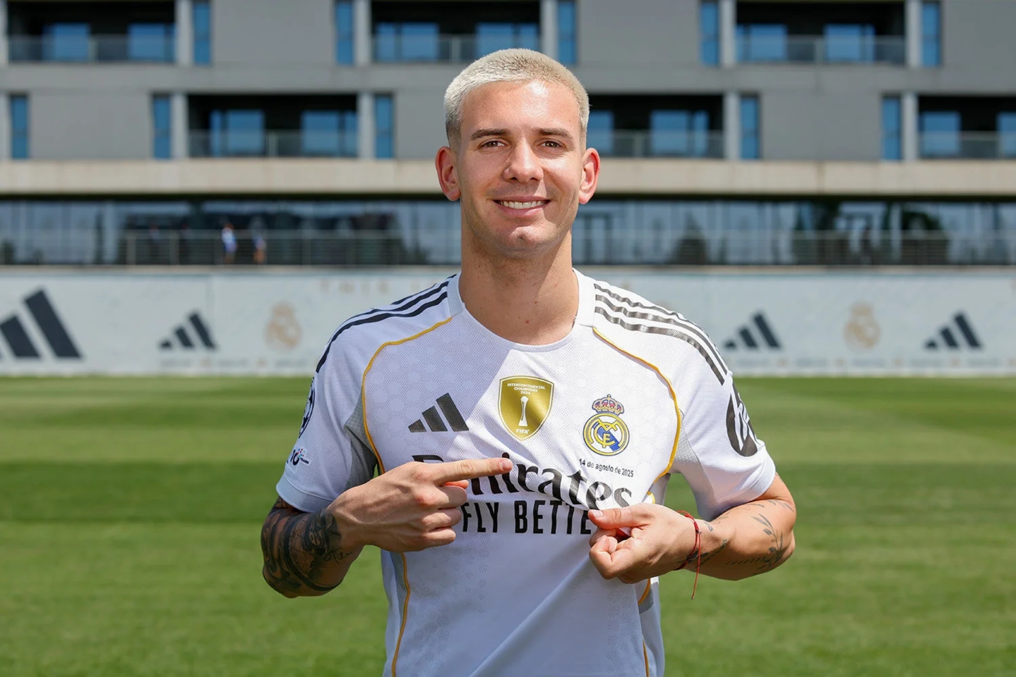 Mastantuono, el d�a de su presentaci�n con el club blanco