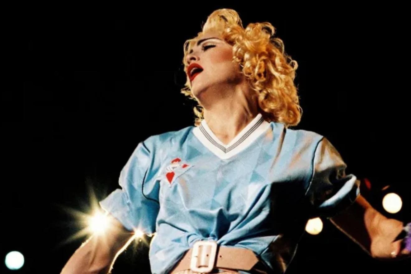 Madonna en 1990 con la camiseta del Celta en Bala�dos.