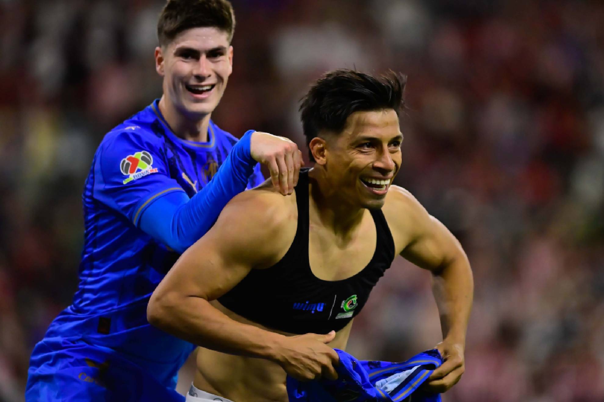 �ngel Sep�lveda cobra penal y anota en el Cl�sico Tapat�o