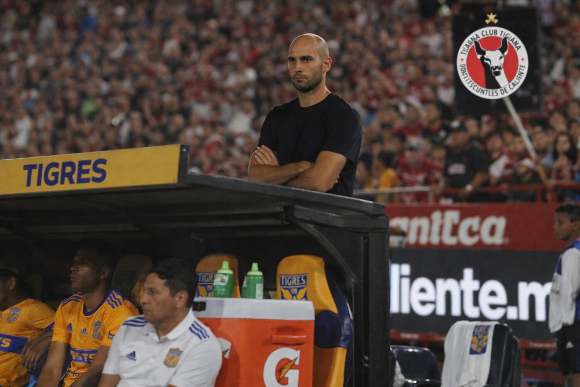 Un montaje con IA de Guido Pizarro y su ausencia del banco de Tigres.