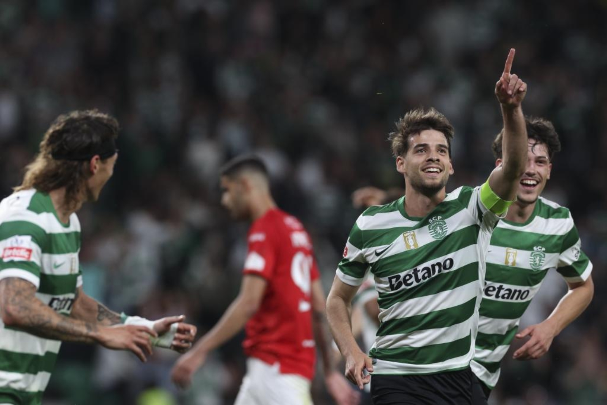 Daniel Braganca celebra uno de los goles del Sporting ante Santa Clara.