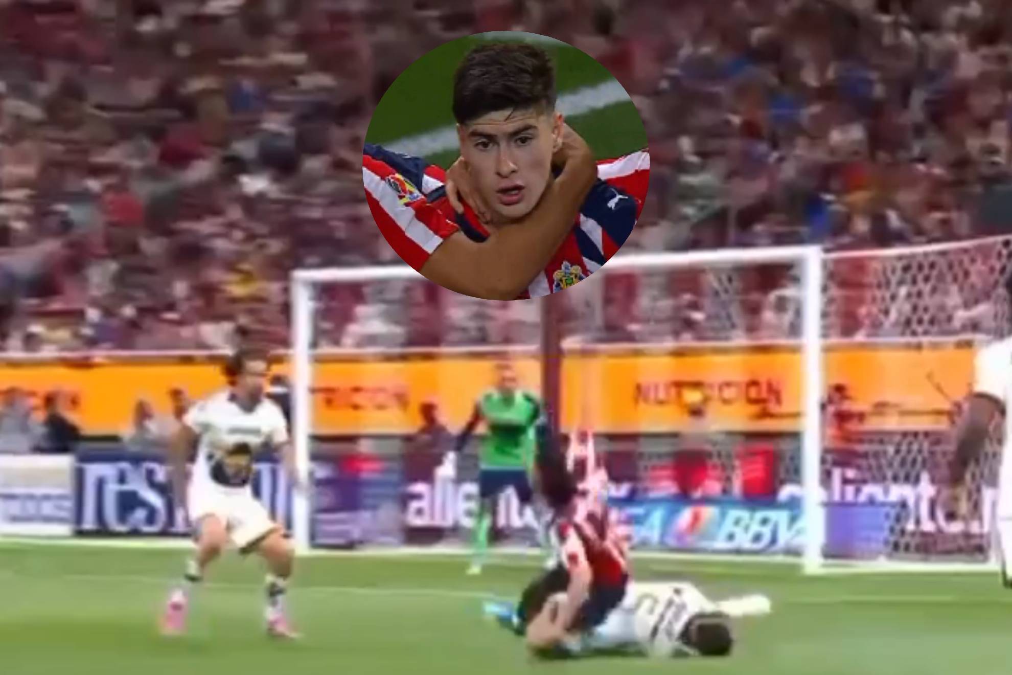 Guadalajara - Pumas: Este es el penal pol�mico que cobra VAR �Era o no?