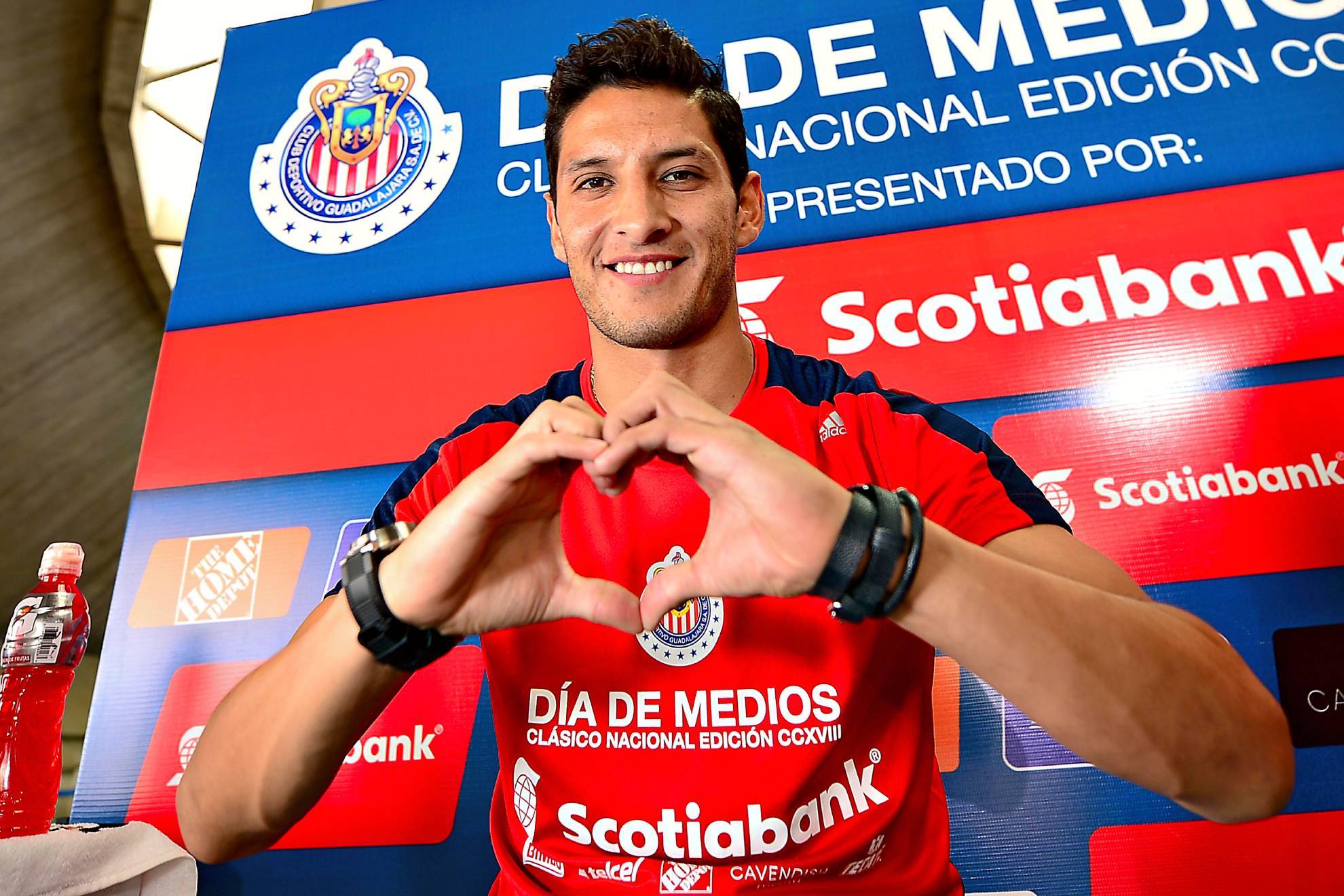 �ngel Reyna lleg� a Chivas en 2014, donde s�lo jug� 36 partidos