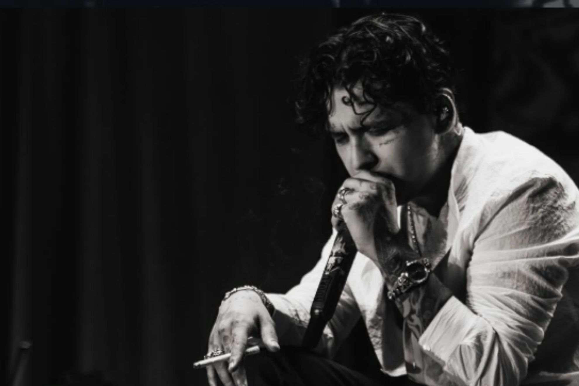 Christian Nodal suma pol�mica: registro de su nombre es robado por su familia directa