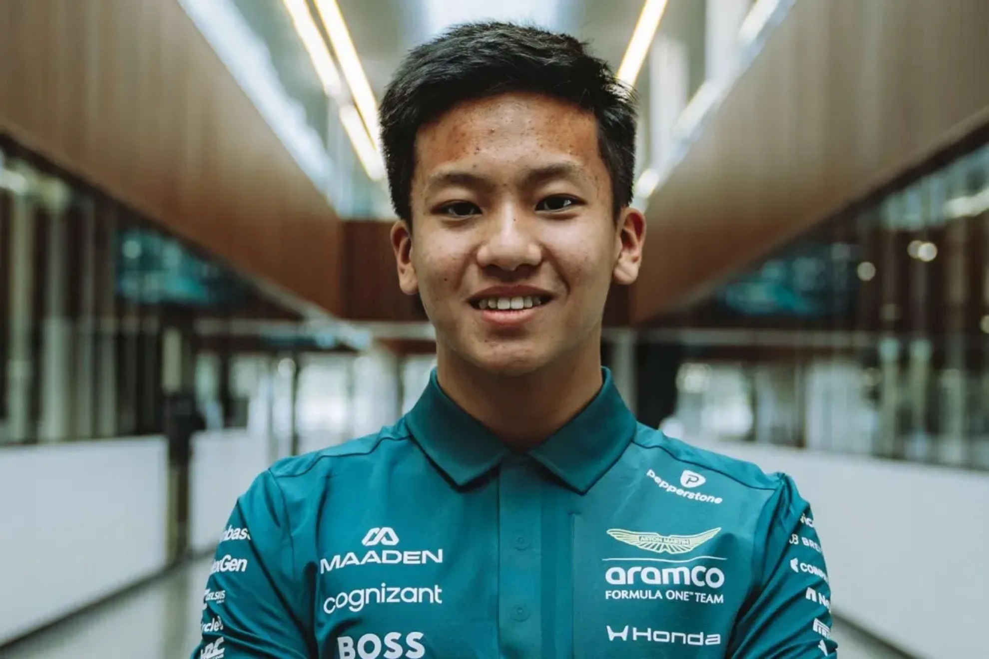 Chi, piloto chino de 17 a�os, desembarca en Aston Martin F1