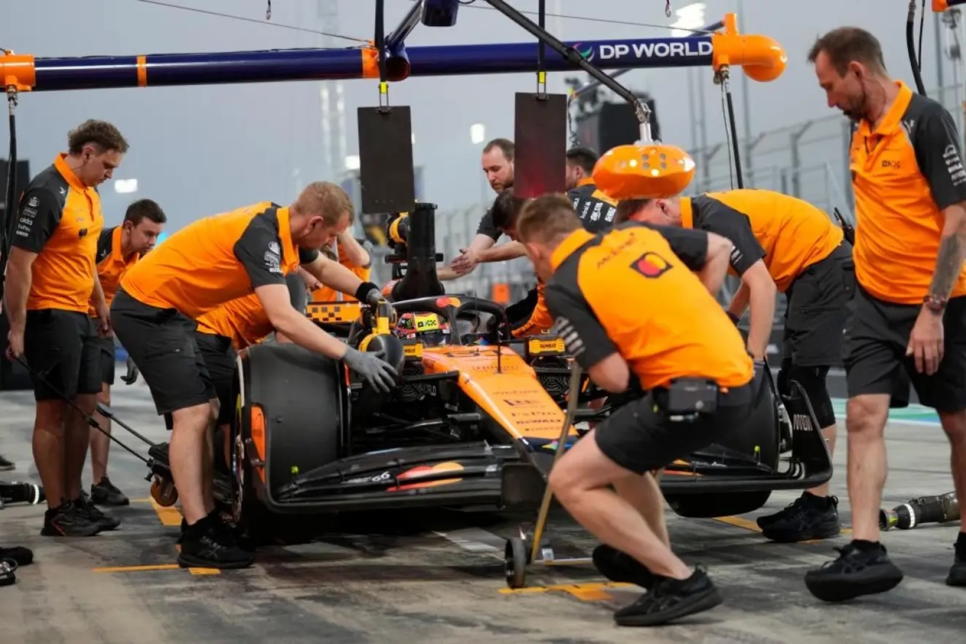 Piastri, en boxes, en una imagen de archivo