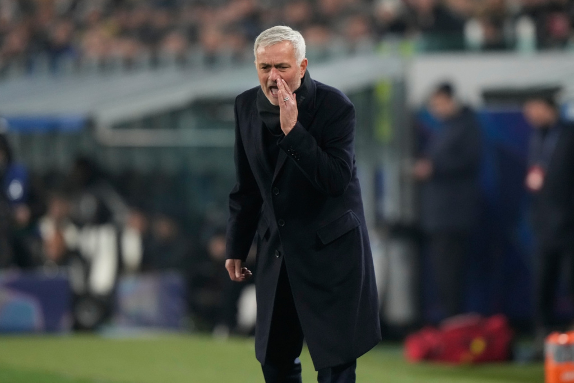 Jos� Mourinho, en un partido con el Benfica.