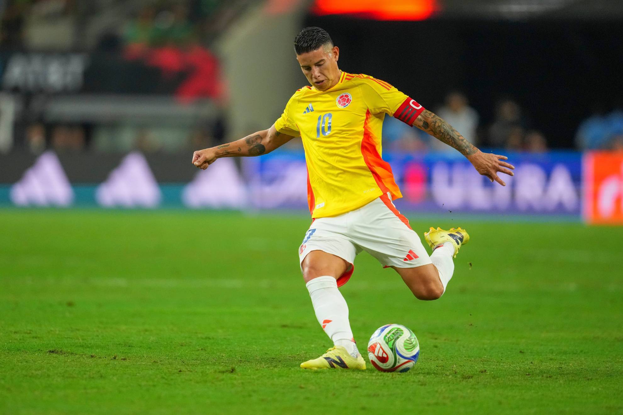 James Rodr�guez jugando con la Selecci�n Colombia frente a M�xico