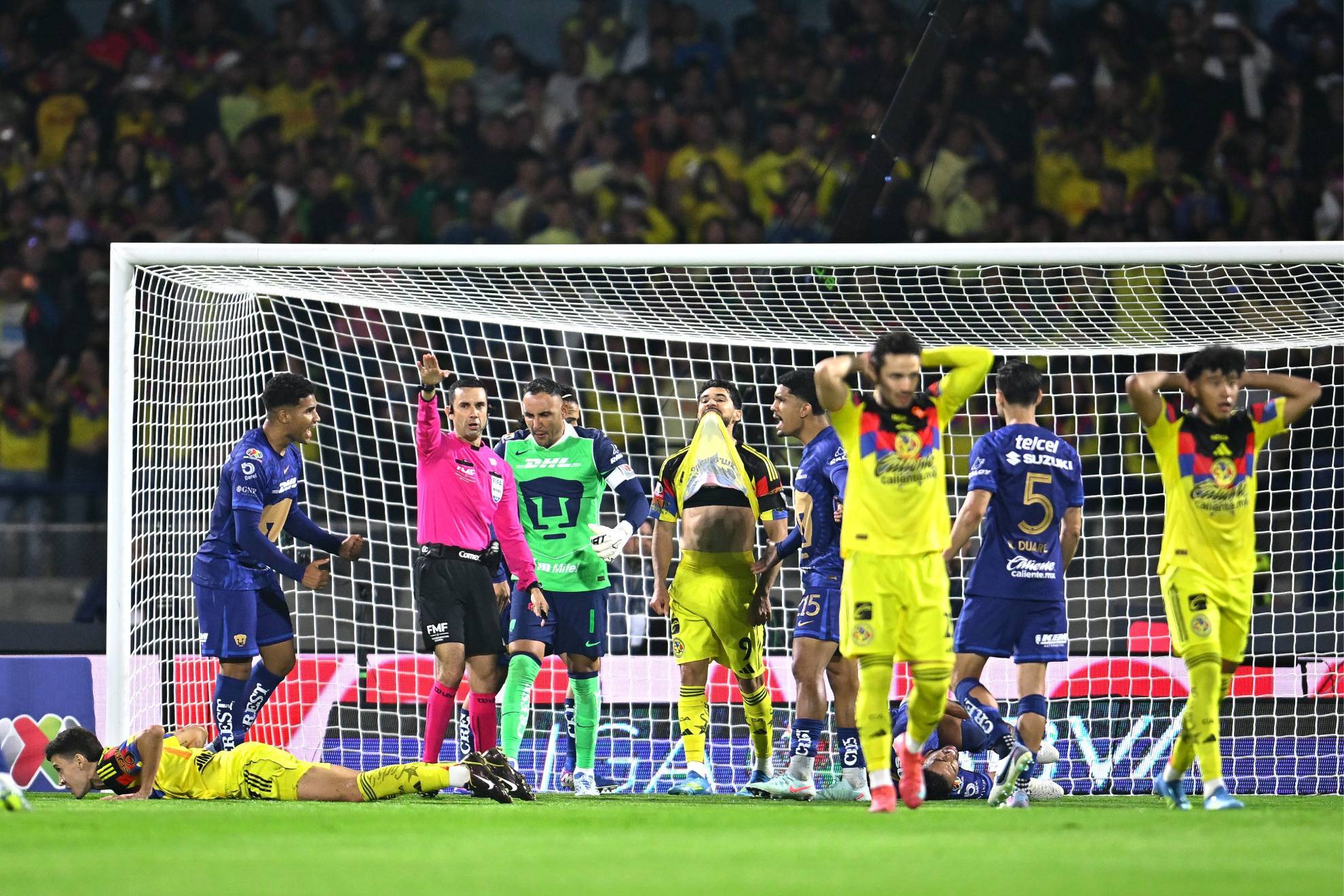 Club Am�rica & Pumas