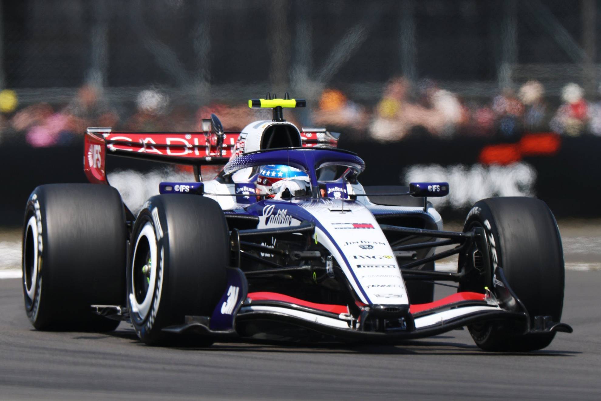 El piloto mexicano largar� en la posici�n 19 en la Carrera Sprint en Silverstone